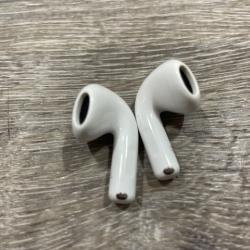 AS-IS Apple Airpods 4