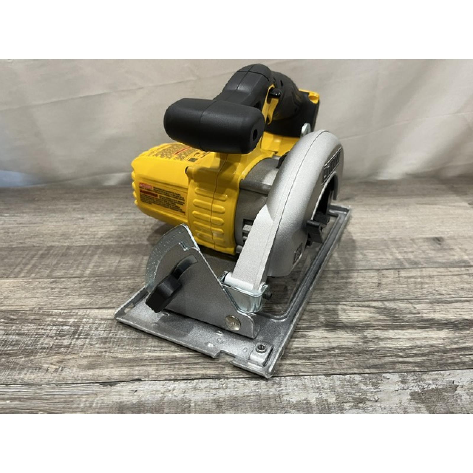 AS-IS DEWALT 20V MAX Cordless 6.5 in. Sidewinder Style Circular Saw (Tool Only)