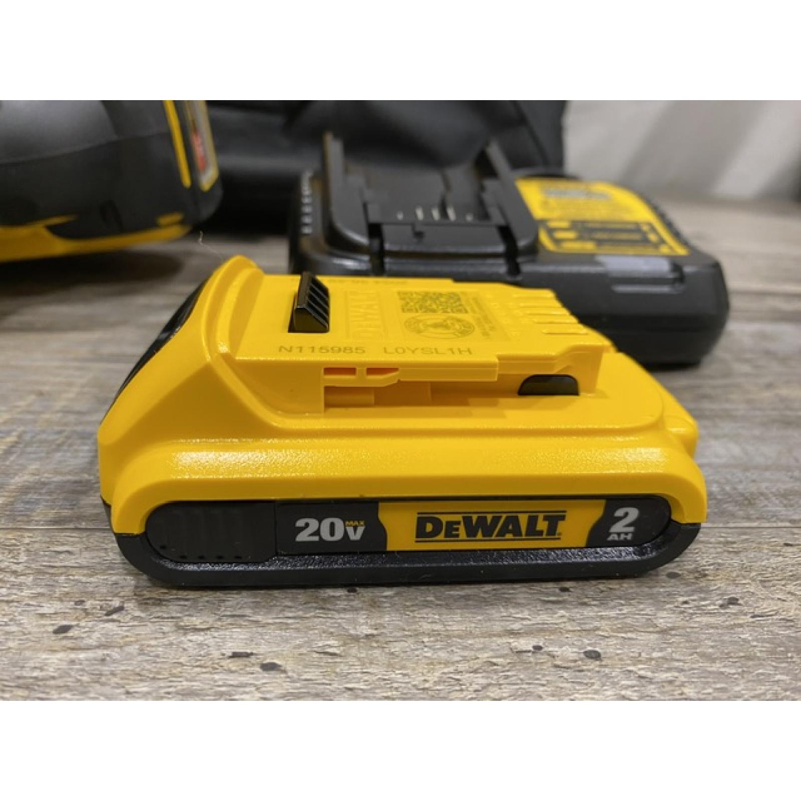 AS-IS DEWALT 20V MAX XR Lithium-Ion Cordless 18-Gauge Narrow Crown Stapler Kit