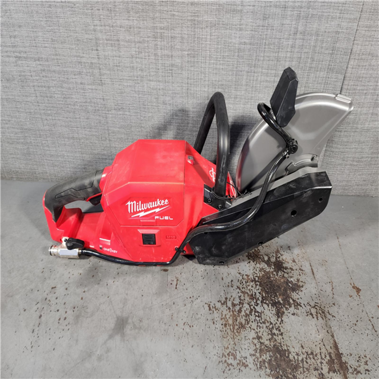 HOUSTON LOCATION - AS-IS Milwaukee 2786-20 M18 FUEL Lithium-Ion 9 in. Cut-Off Saw W/ ONE-KEY (Tool Only)