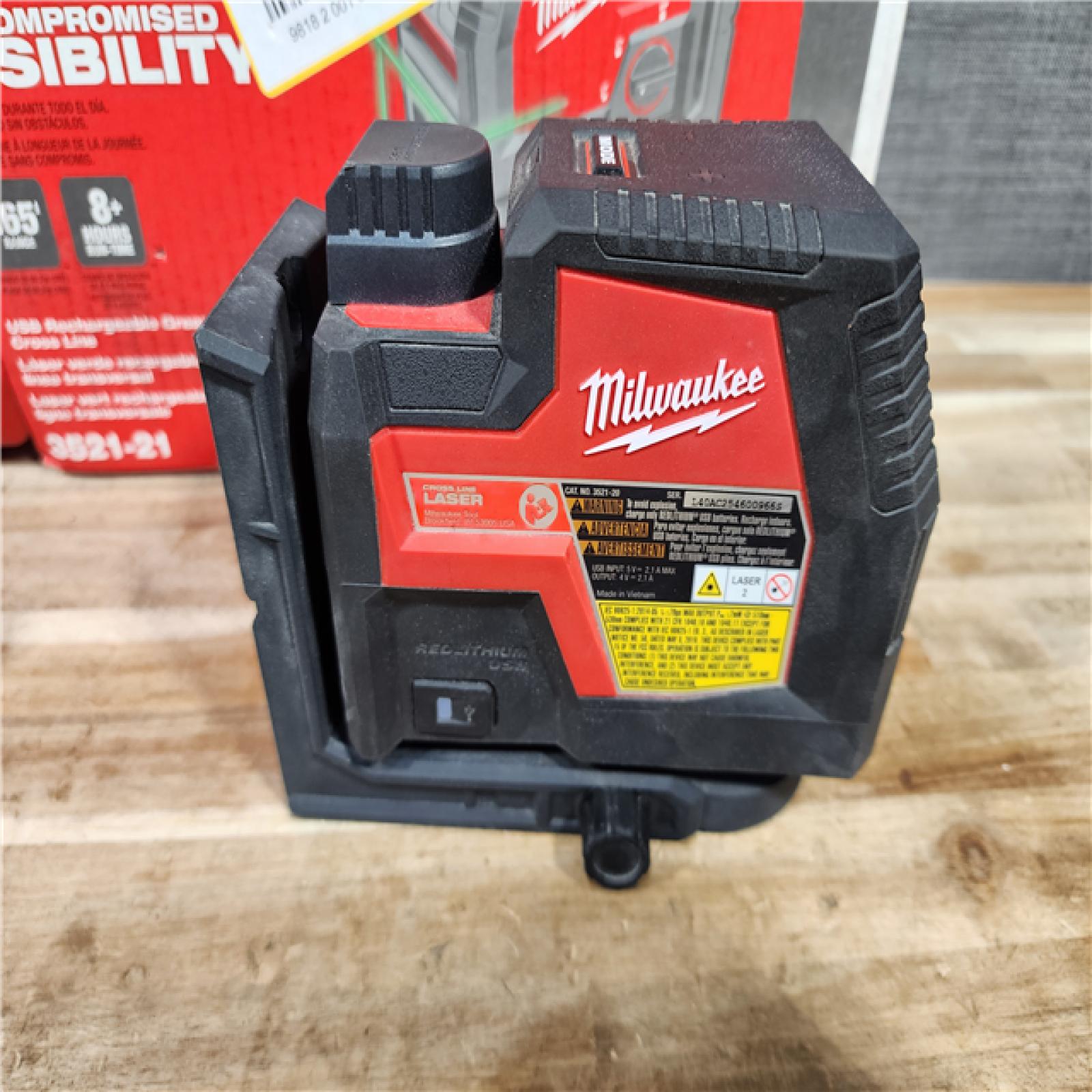 HOUSTON LOCATION - AS-IS Milwaukee 100 ft. REDLITHIUM Lithium-Ion USB Green Rechargeable Cross Line Laser Level with Charger