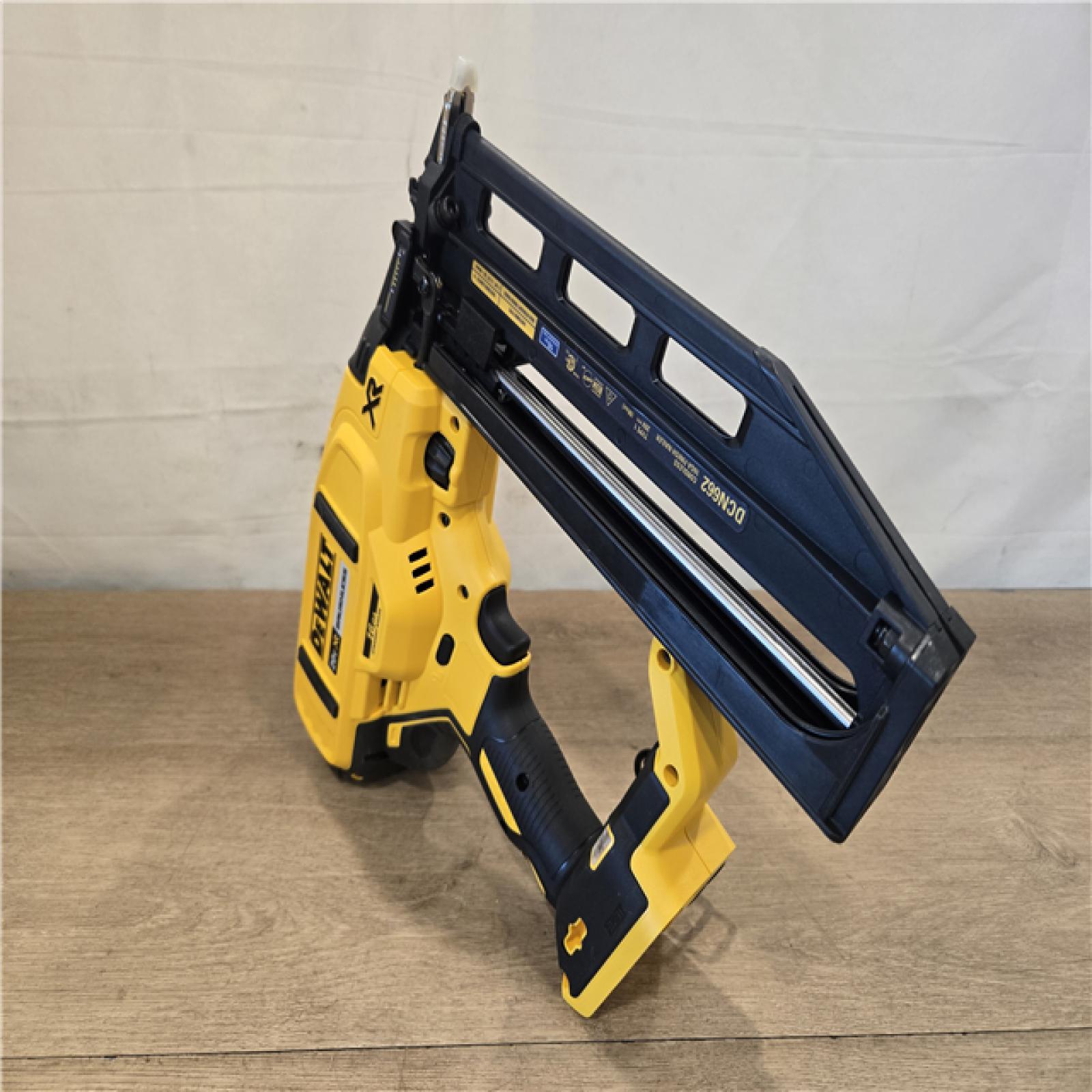 AS-IS DEWALT 20V MAX XR 16-Gauge Cordless Finish Nailer (Tool Only)