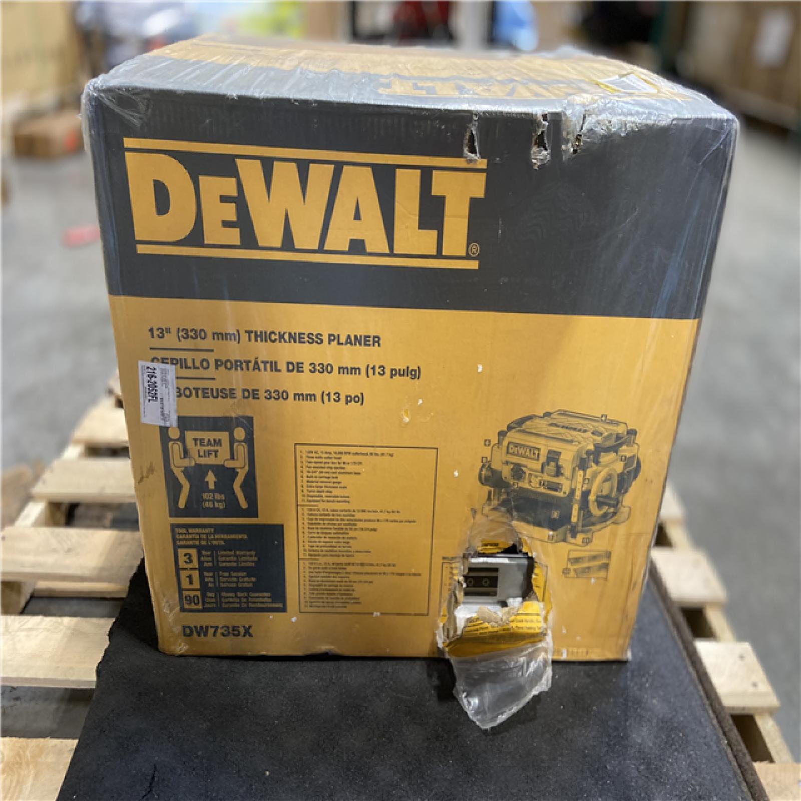 DALLAS LOCATION - DEWALT 15 Amp Corded 13 in. Heavy-Duty 2-Speed Bench Planer