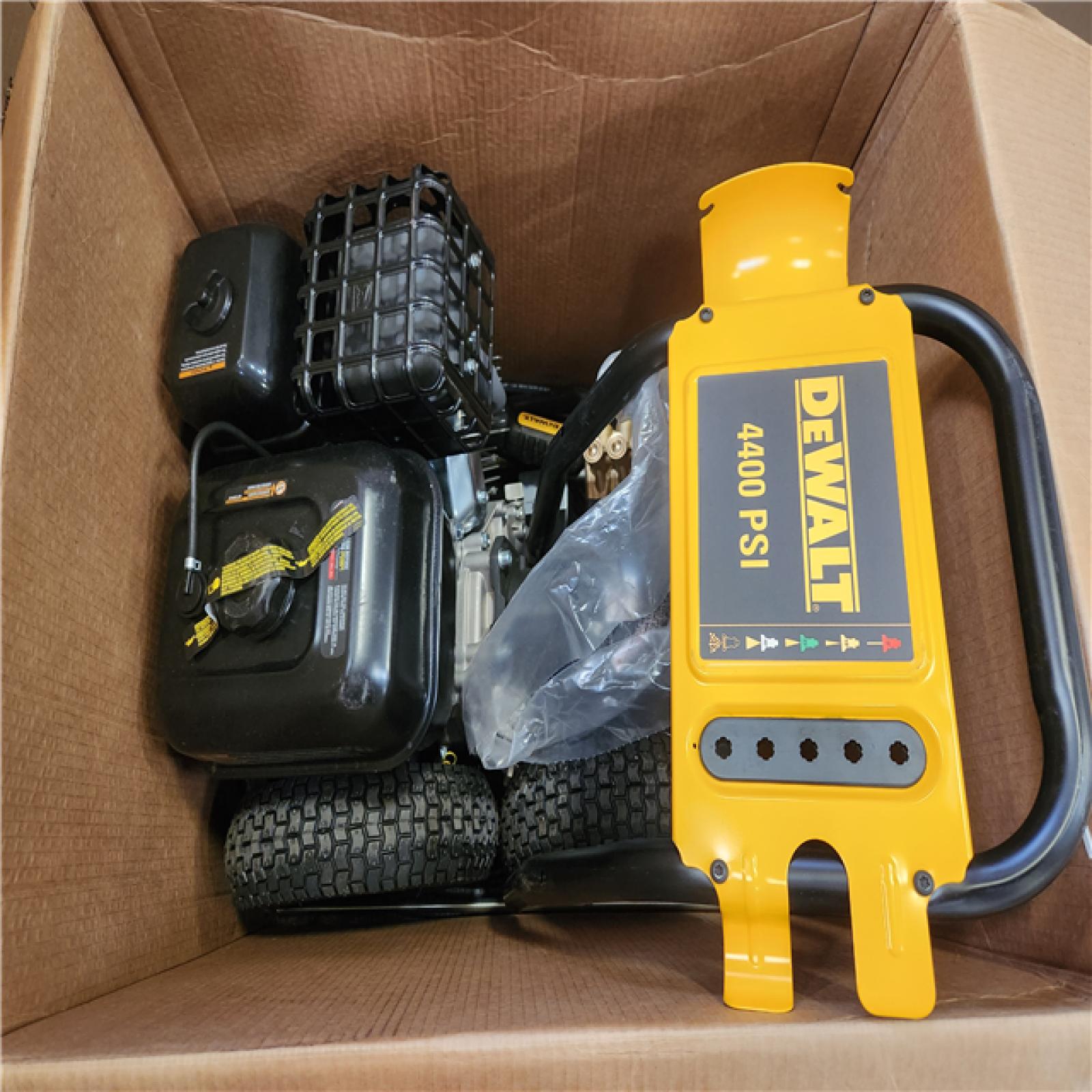Phoenix NEW DEWALT 4400 PSI 4.0 GPM Cold Water Gas Pressure Washer