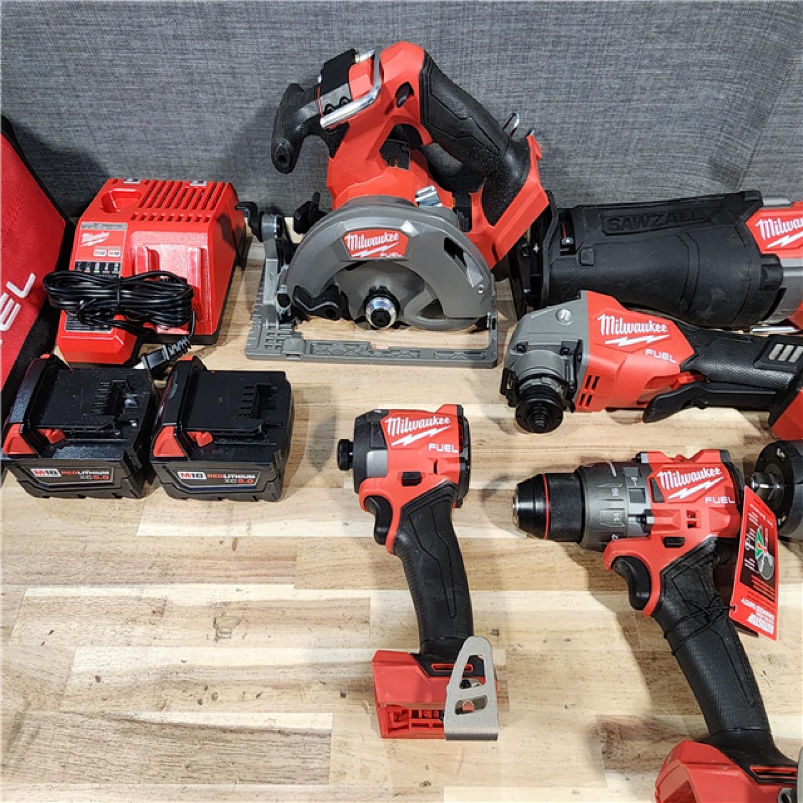 HOUSTON LOCATION - AS-IS Milwaukee 6 Tool Combo Kit W/ (2) Battery & Charger