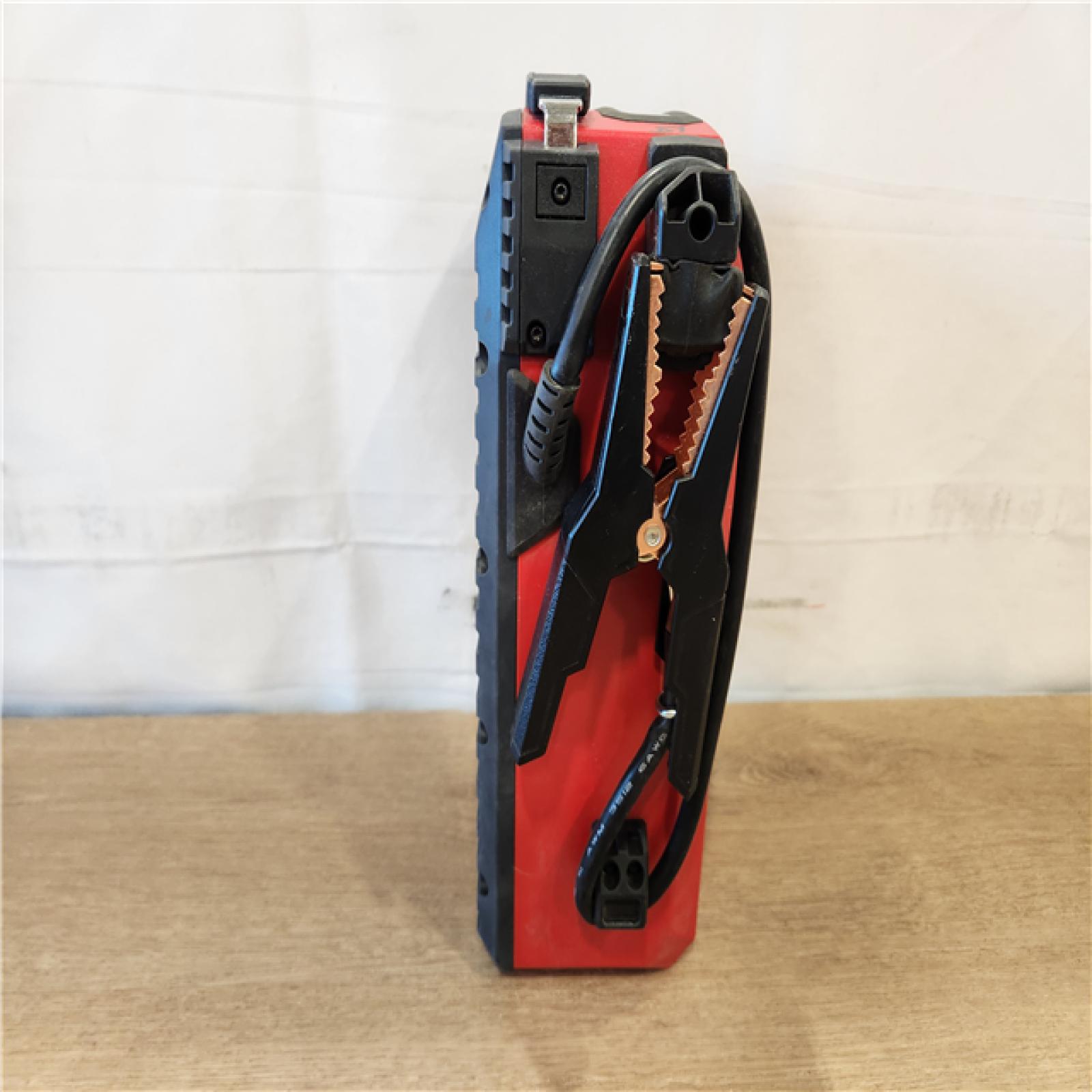 AS-IS- Milwaukee 18V Lithium-Ion Cordless 2000 Peak Amp HOTSHOT Jump Starter (Tool-Only)