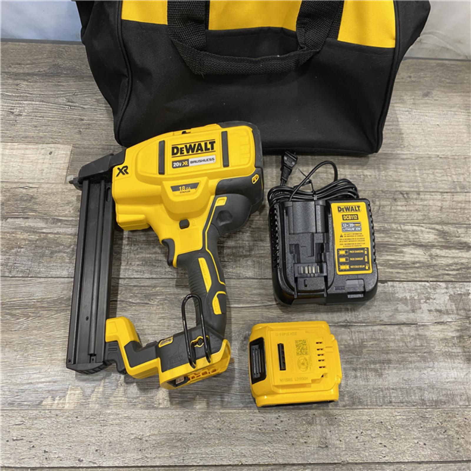AS-IS DEWALT 20V MAX XR Lithium-Ion Cordless 18-Gauge Narrow Crown Stapler Kit