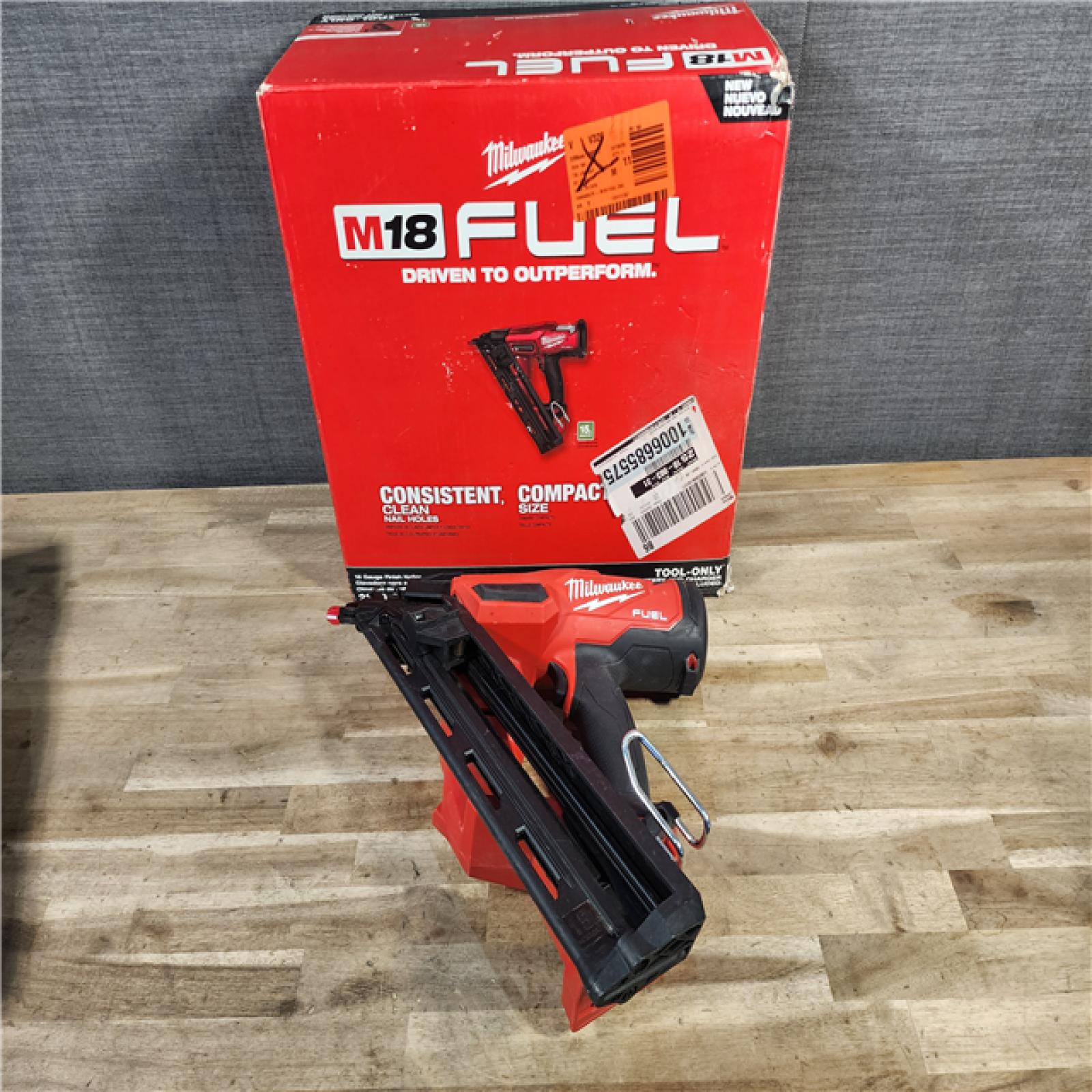 HOUSTON LOCATION - AS-IS Milwaukee 2839-20 M18 FUEL 15 Ga. 18 Volt Brushless Angled Finish Nailer (TOOL ONLY)