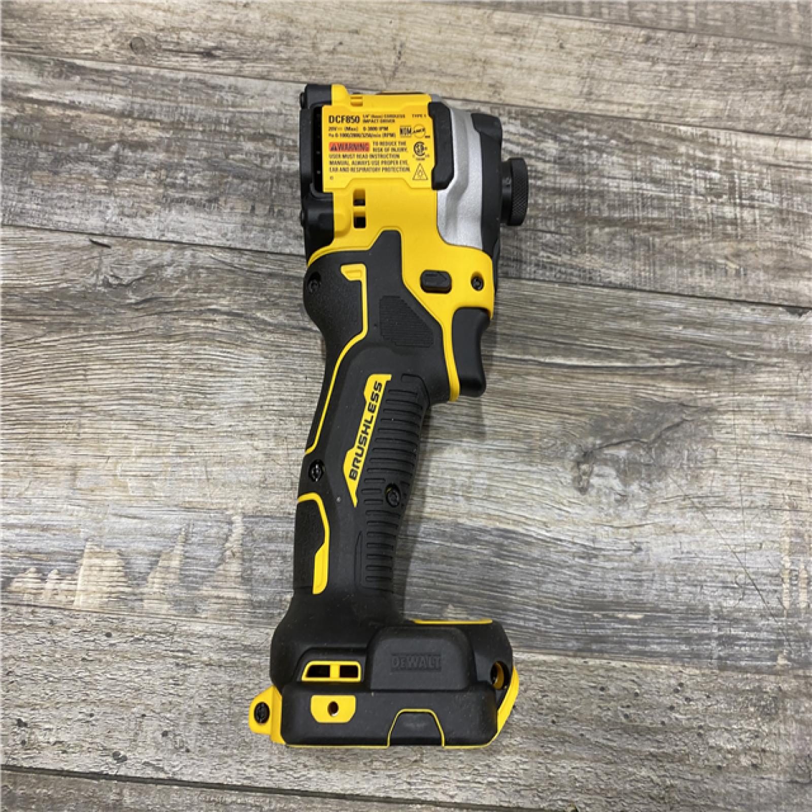 AS-IS DEWALT ATOMIC 20V MAX Lithium-Ion Cordless 1/4 in. Brushless Impact Driver Kit