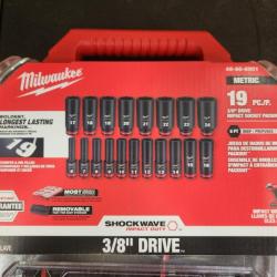Phoenix NEW Milwaukee SHOCKWAVE Impact-Duty 3/8 in. Drive Metric Deep Well Impact PACKOUT Socket Set (19-Piece) (SEALED