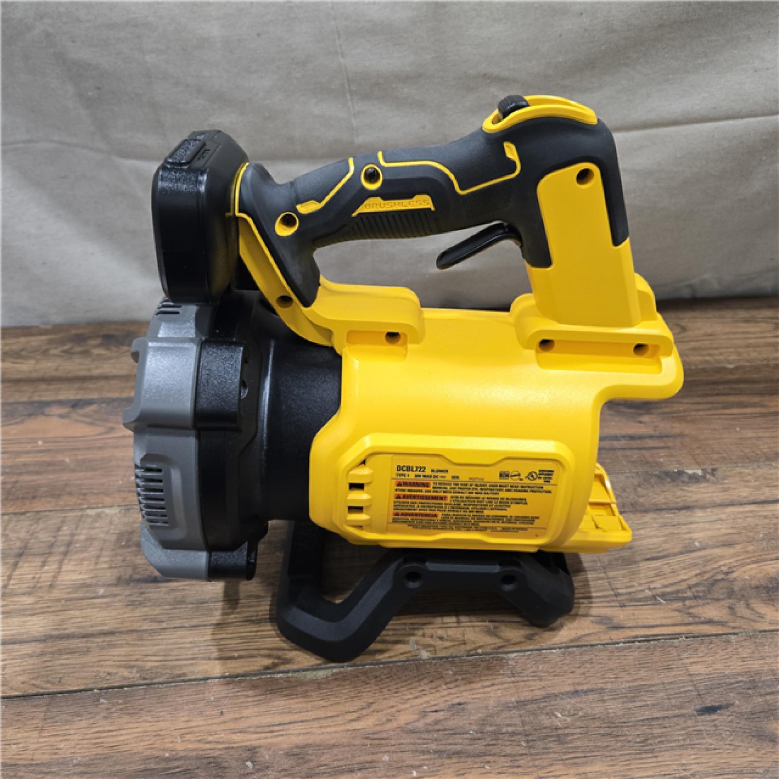 AS-IS DeWalt Brushless Cordless Battery Powered Handheld Leaf Blower KIT