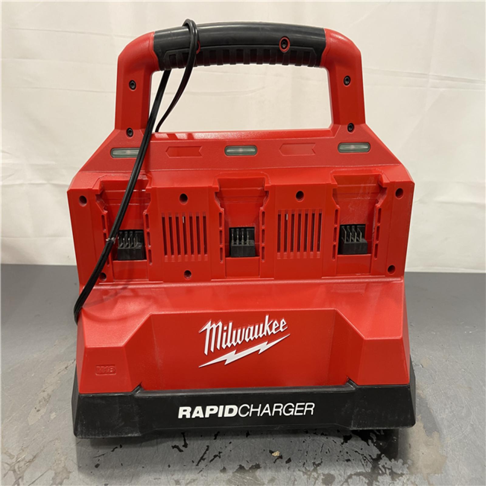 AS-IS - Milwaukee M18 18V Lithium-Ion PACKOUT 6-Port Rapid Charger