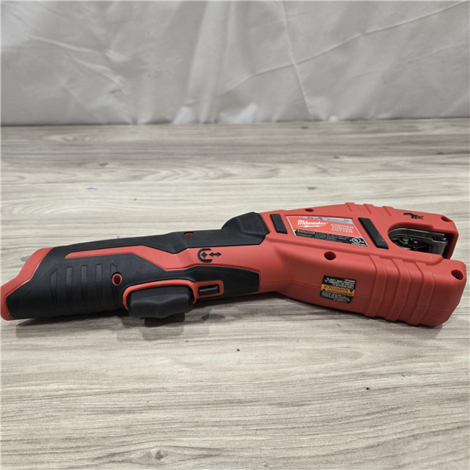 AS-IS Milwaukee M12 12V Cordless Copper Tubing Cutter (Tool-Only)