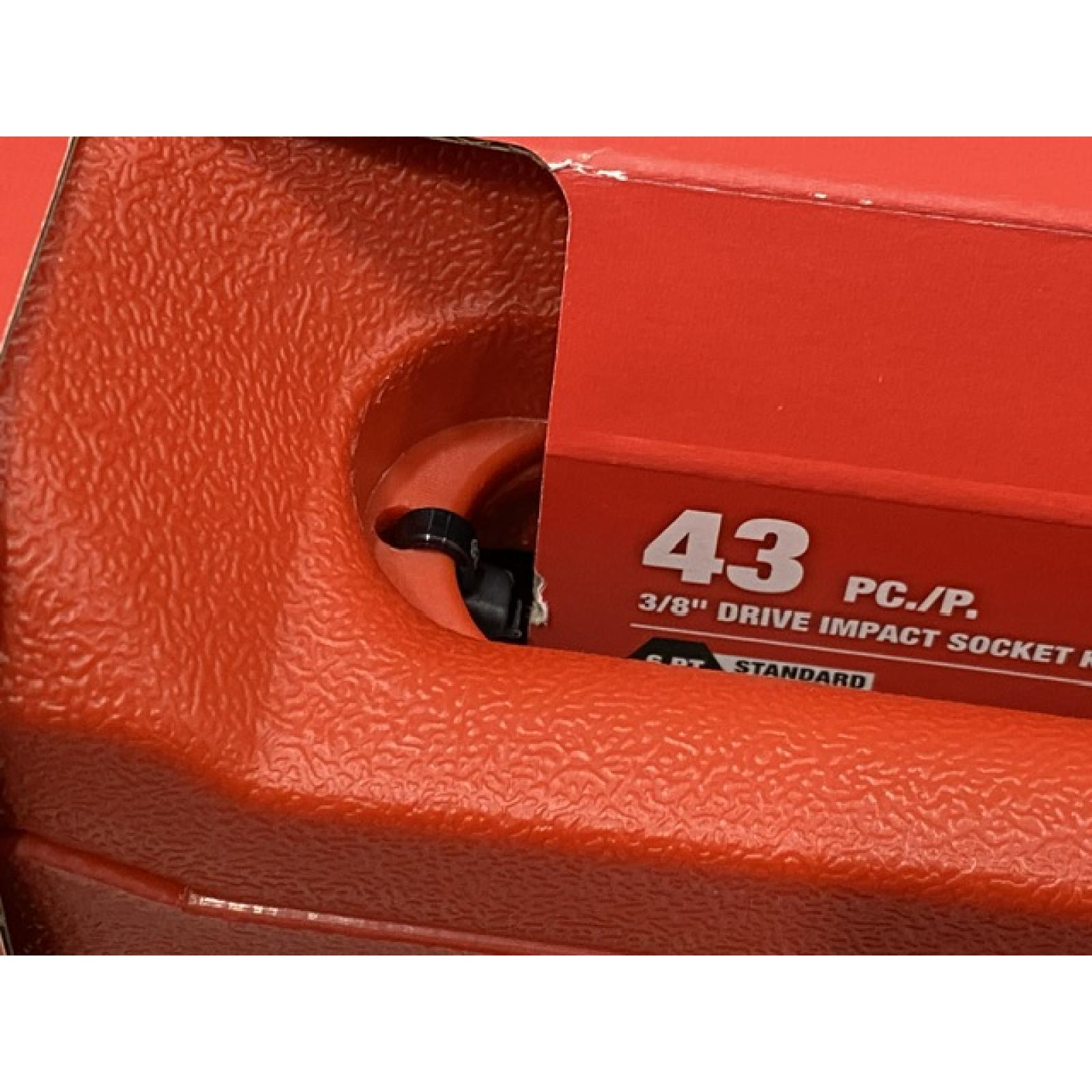 NEW - Milwaukee SHOCKWAVE 3/8 in. Drive SAE and Metric 6 Point Impact Socket Set (43-Piece)