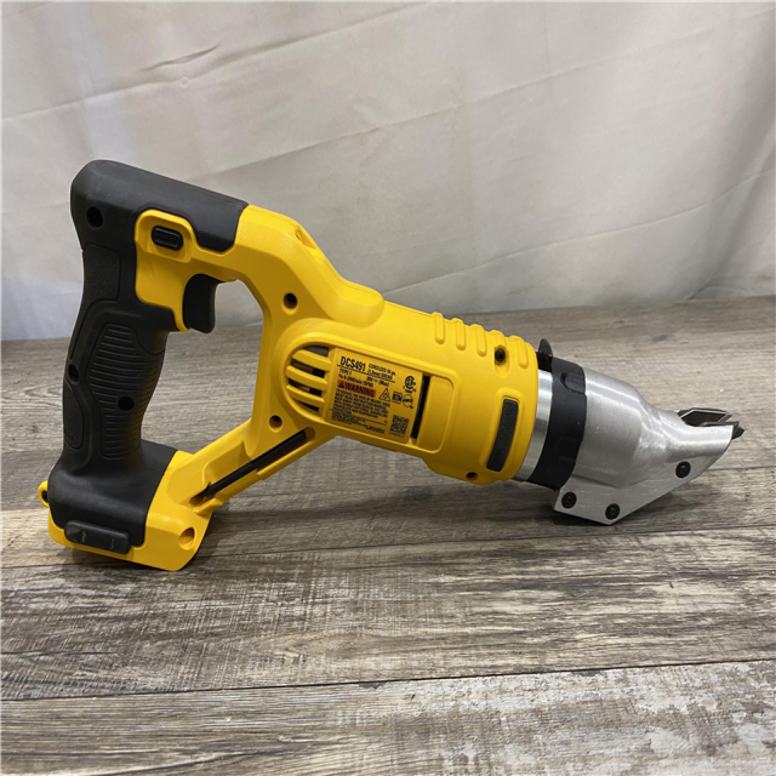 AS-IS DEWALT 20V MAX Cordless 18-Gauge Swivel Head Shears (Tool Only)