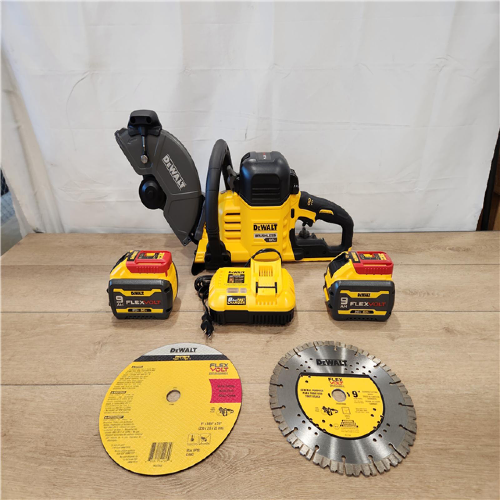 AS-IS- Dewalt 60V MAX Brushless Cordless Lithium-Ion 9 in. Cut Off Saw Kit