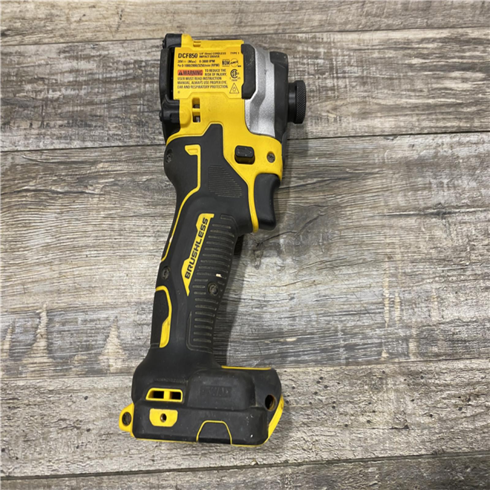 AS-IS DEWALT ATOMIC 20V MAX Lithium-Ion Cordless 1/4 in. Brushless Impact Driver Kit