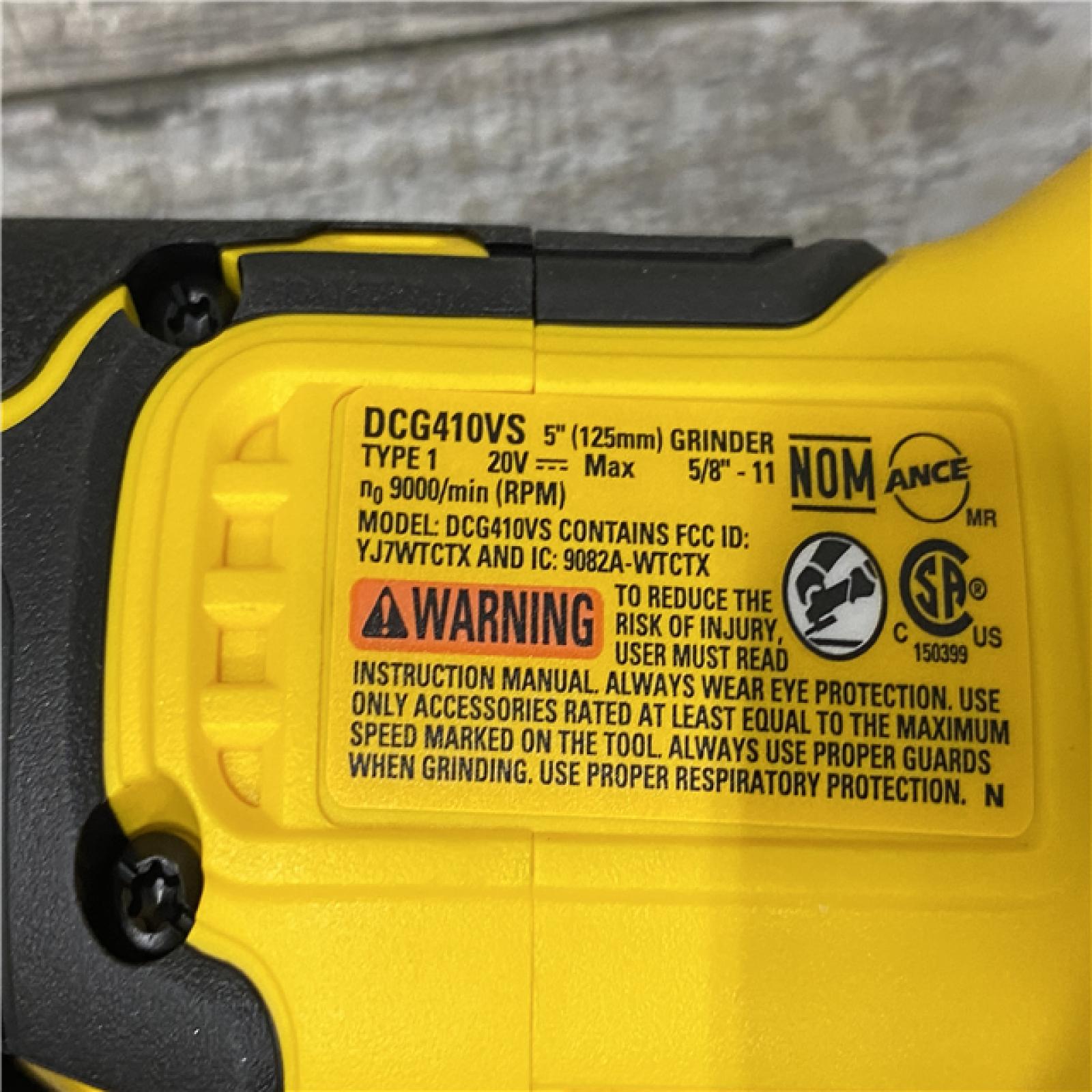 LIKE NEW - DEWALT 20V XR Cordless 4-1/2. in. to 5 in. Variable Speed Angle Grinder (Tool Only)