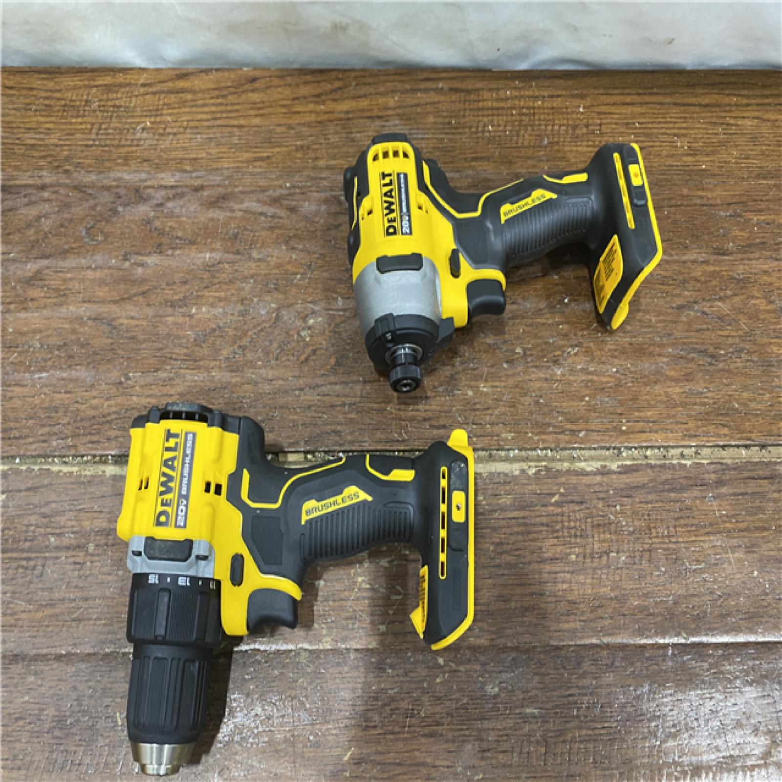 AS-IS DEWALT ATOMIC 20-Volt MAX Lithium-Ion Cordless Combo Kit (2-Tool) with (2) 2.0Ah Batteries, Charger and Bag