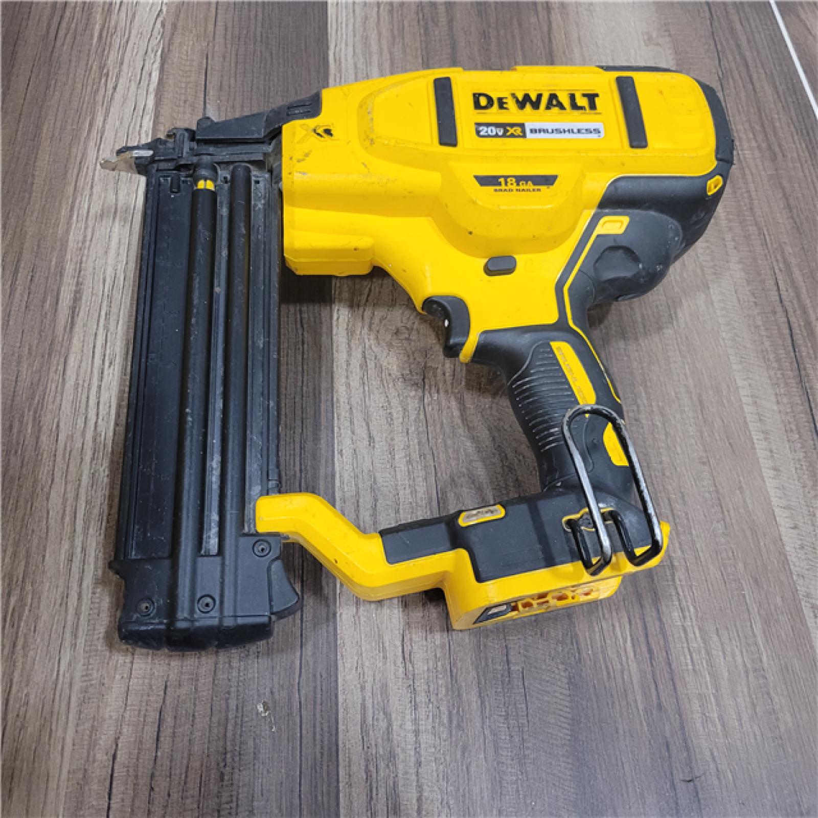 AS-IS DEWALT 20V MAX XR 18 Gauge Brad Nailer Kit