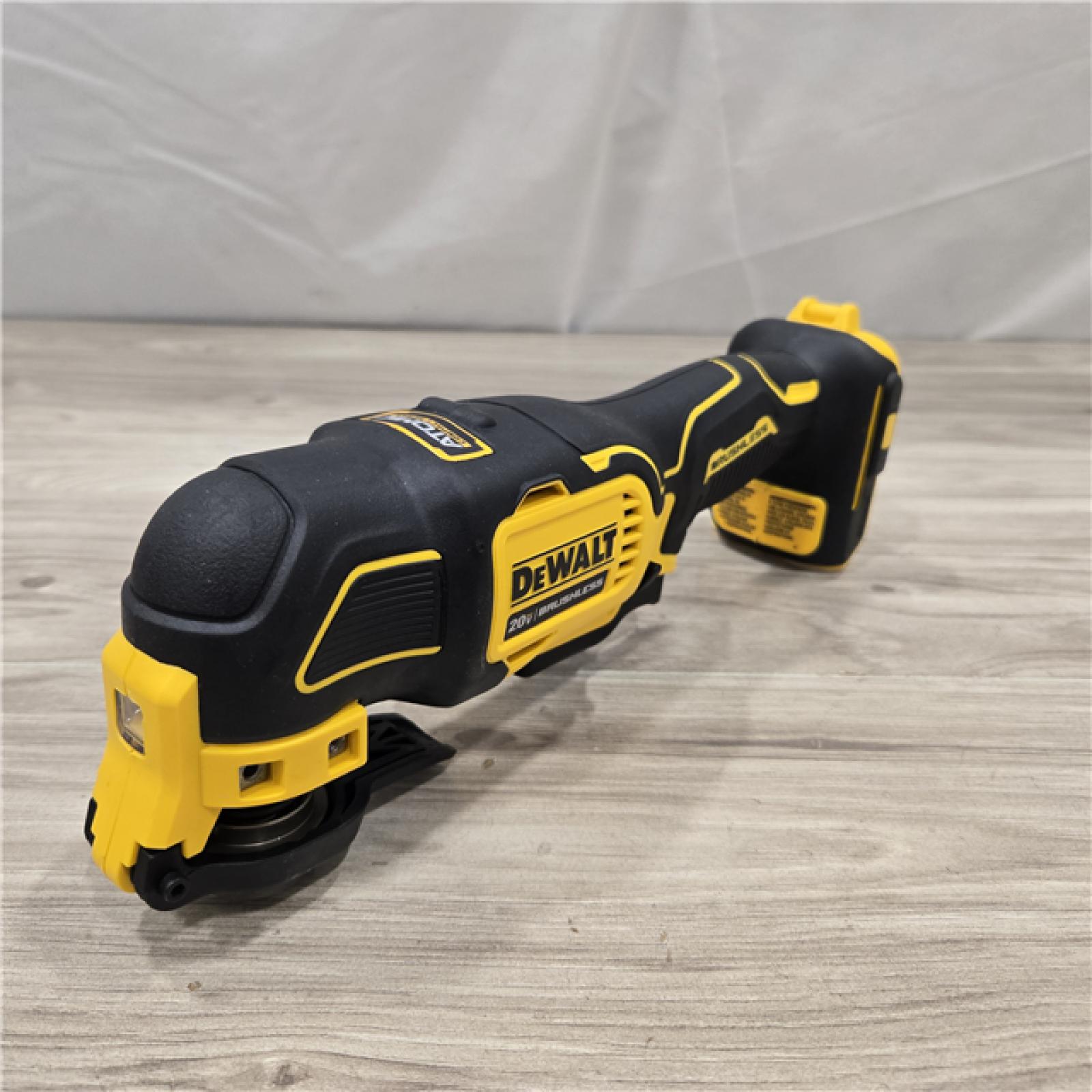 AS-IS DEWALT ATOMIC 20V MAX Cordless Oscillating Multi Tool (Tool Only)