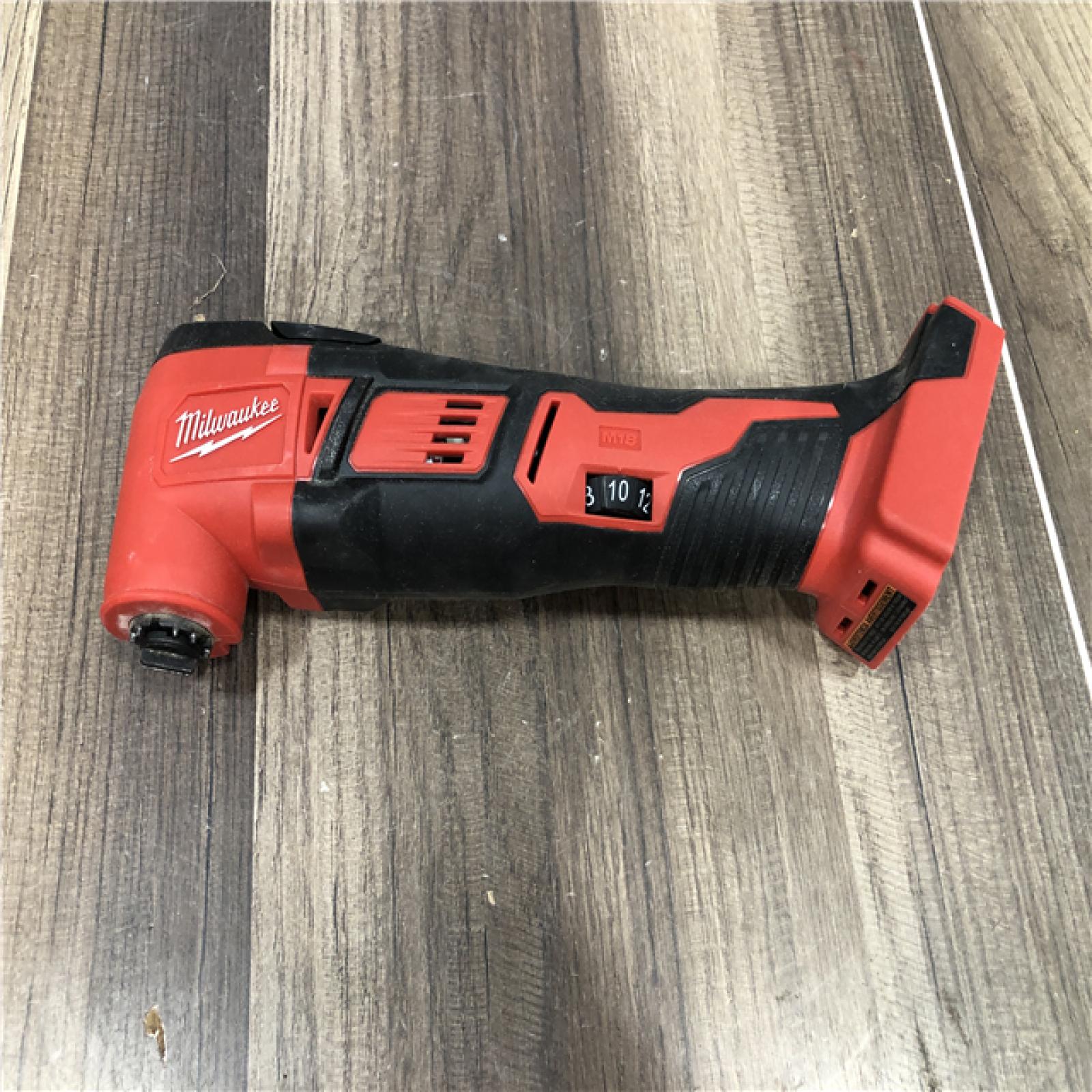 AS-IS Milwaukee 18V Lithium-Ion Cordless Oscillating Multi-Tool (Tool-Only)