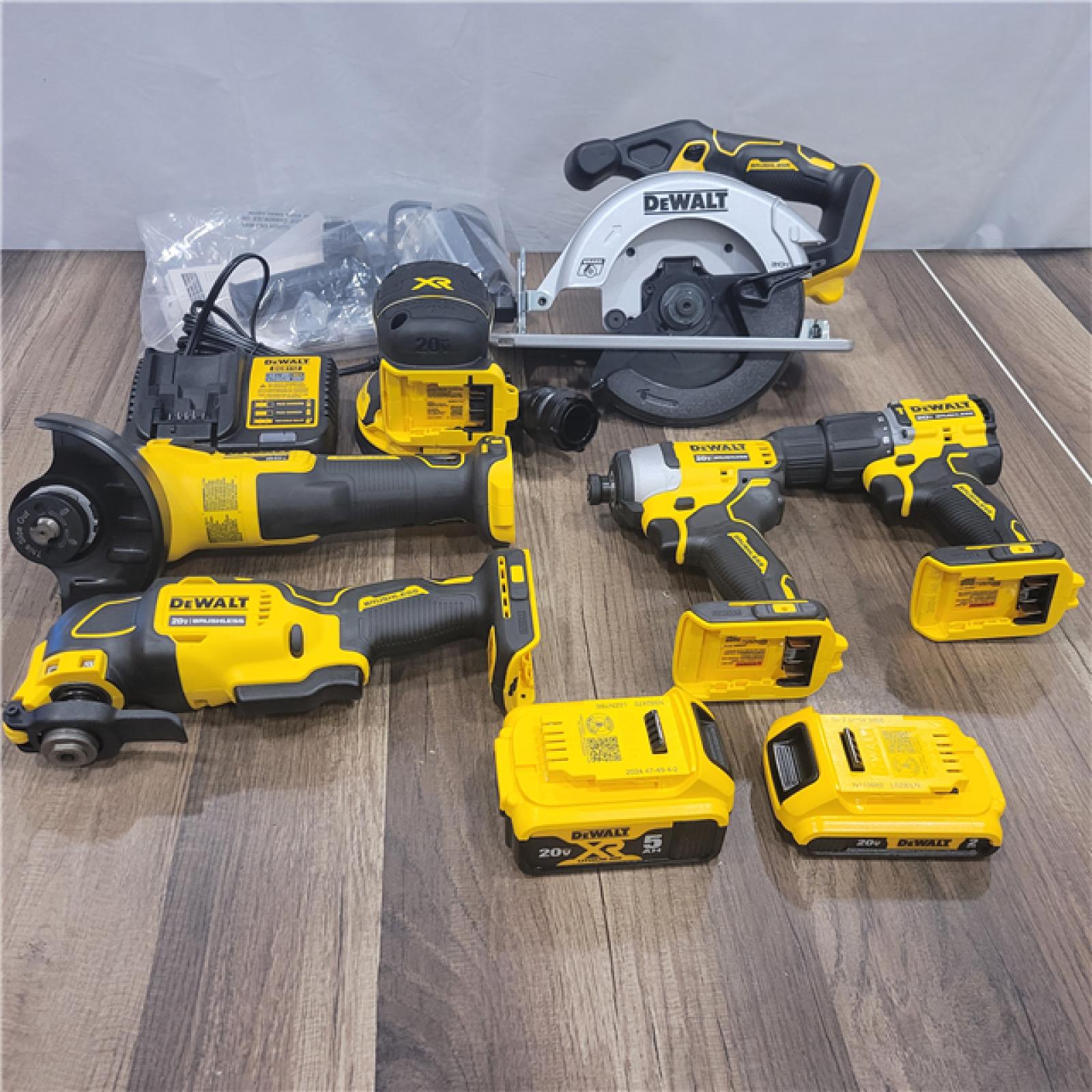 AS-IS  Dewalt 20-Volt MAX ToughSystem Lithium-Ion 6-Tool Cordless Combo Kit
