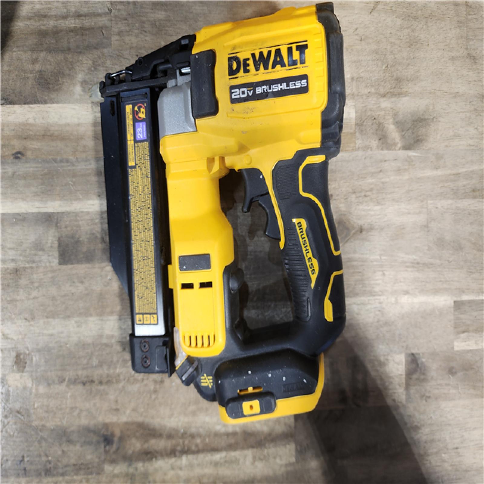 HOUSTON LOCATION - AS-IS DEWALT ATOMIC 20V MAX Lithium Ion Cordless 23 Gauge Pin Nailer Kit with 2.0Ah Battery and Charger