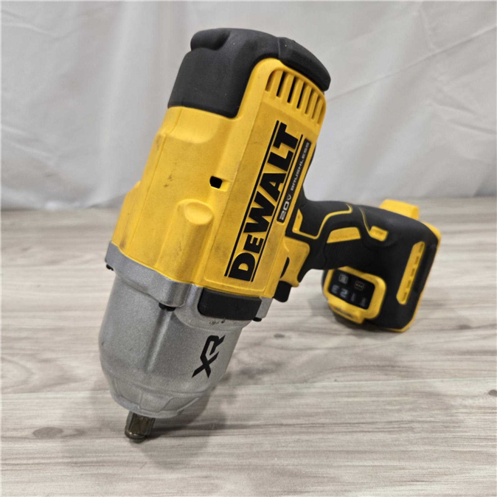 AS-IS Dewalt 20V MAX Cordless 1/2 in. Impact Wrench Kit