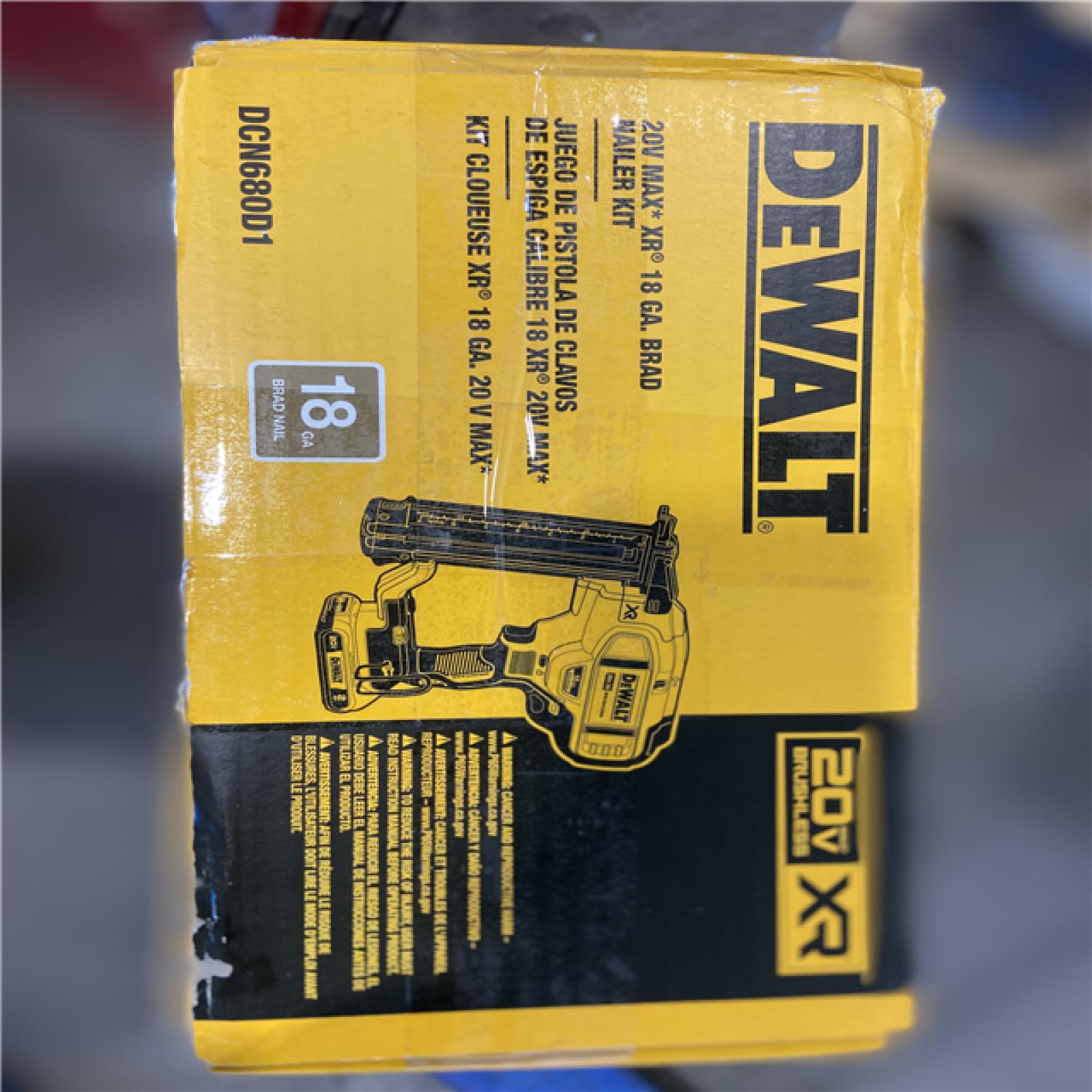 NEW! - DEWALT 20V MAX XR Lithium-Ion 2-1/8 in. 18-Gauge Electric Cordless Brad Nailer Kit