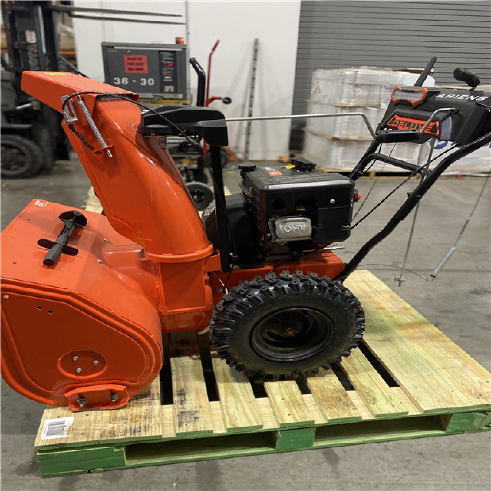 Dallas Location - As-Is  Ariens Deluxe 28 in. 252cc Gas Snow