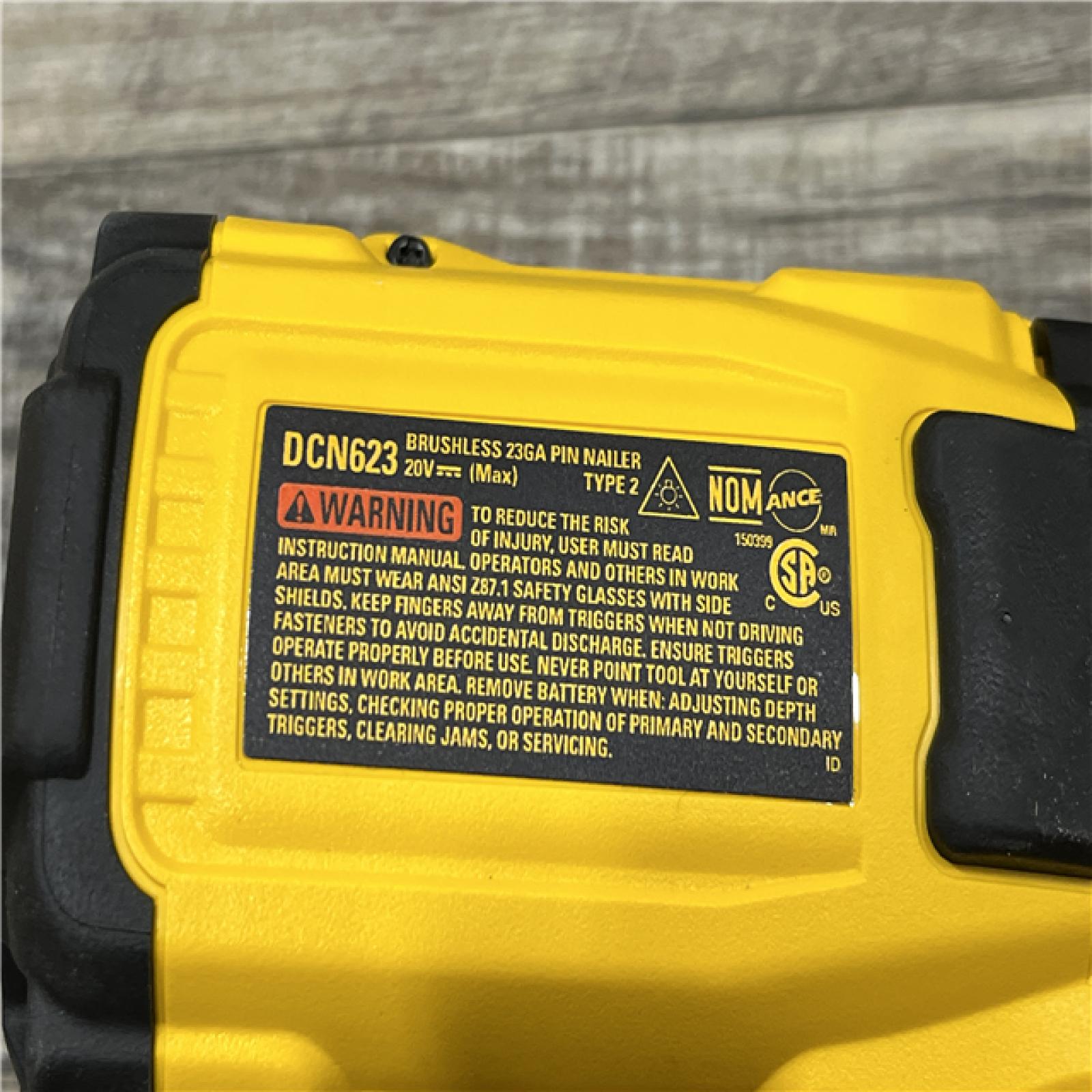 AS-IS DEWALT ATOMIC 20V MAX Lithium Ion Cordless 23 Gauge Pin Nailer Kit
