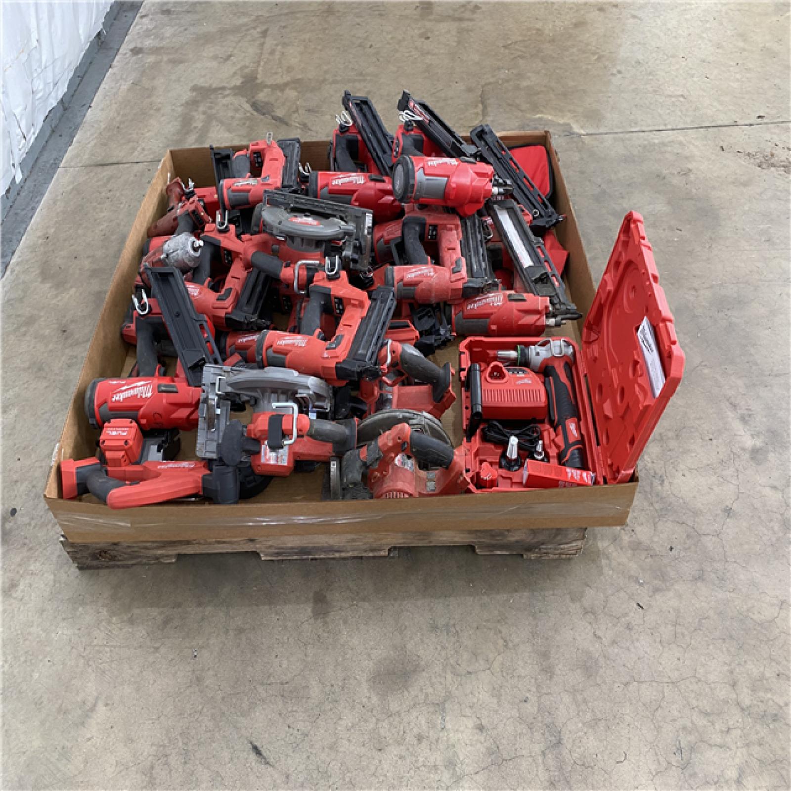 Houston Location AS IS - Tool Pallet