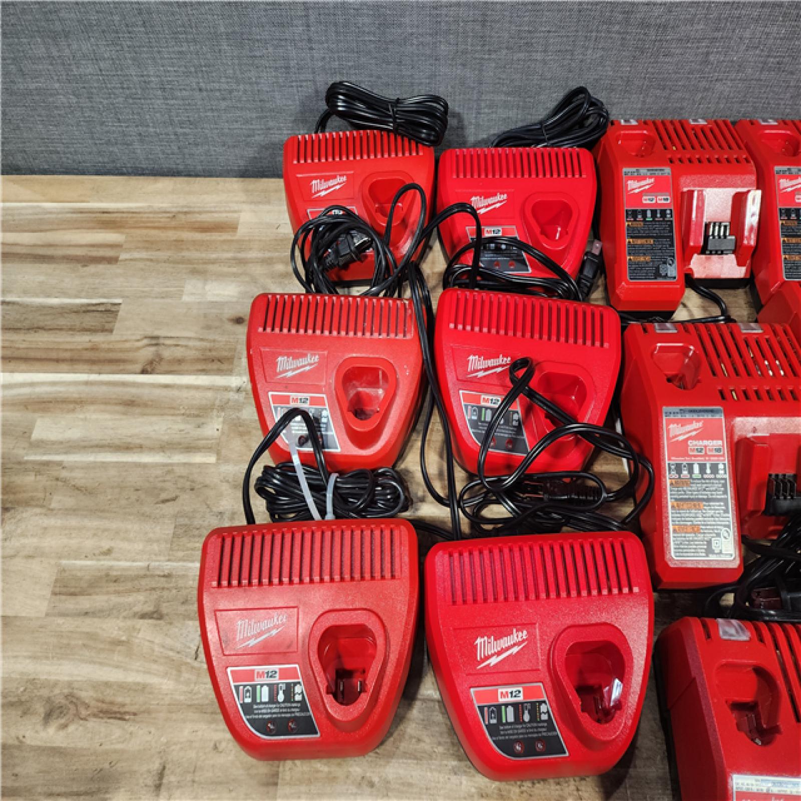 HOUSTON LOCATION - AS - IS MILWAUKEE BATTERY CHARGER PACK QTY - 15
