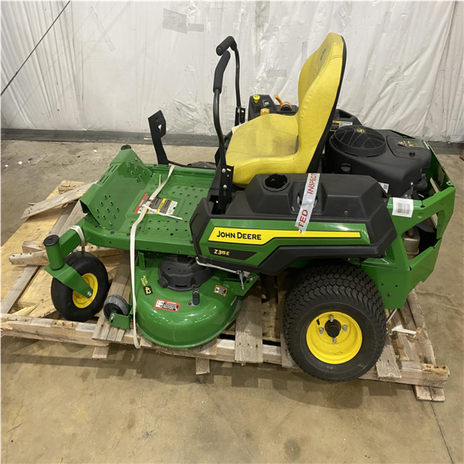Houston Location - AS-IS Outdoor Power Equipment JOHN DEERE Z 315 E SIT DOWN MOWER