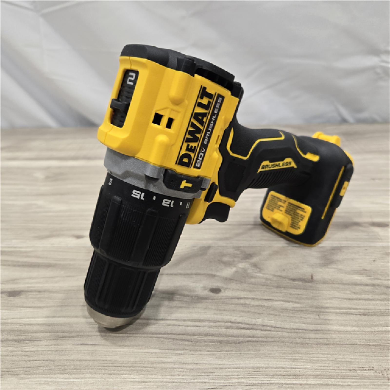 LIKE NEW! - DEWALT ATOMIC 20V Cordless Compact Hammer Drill Kit