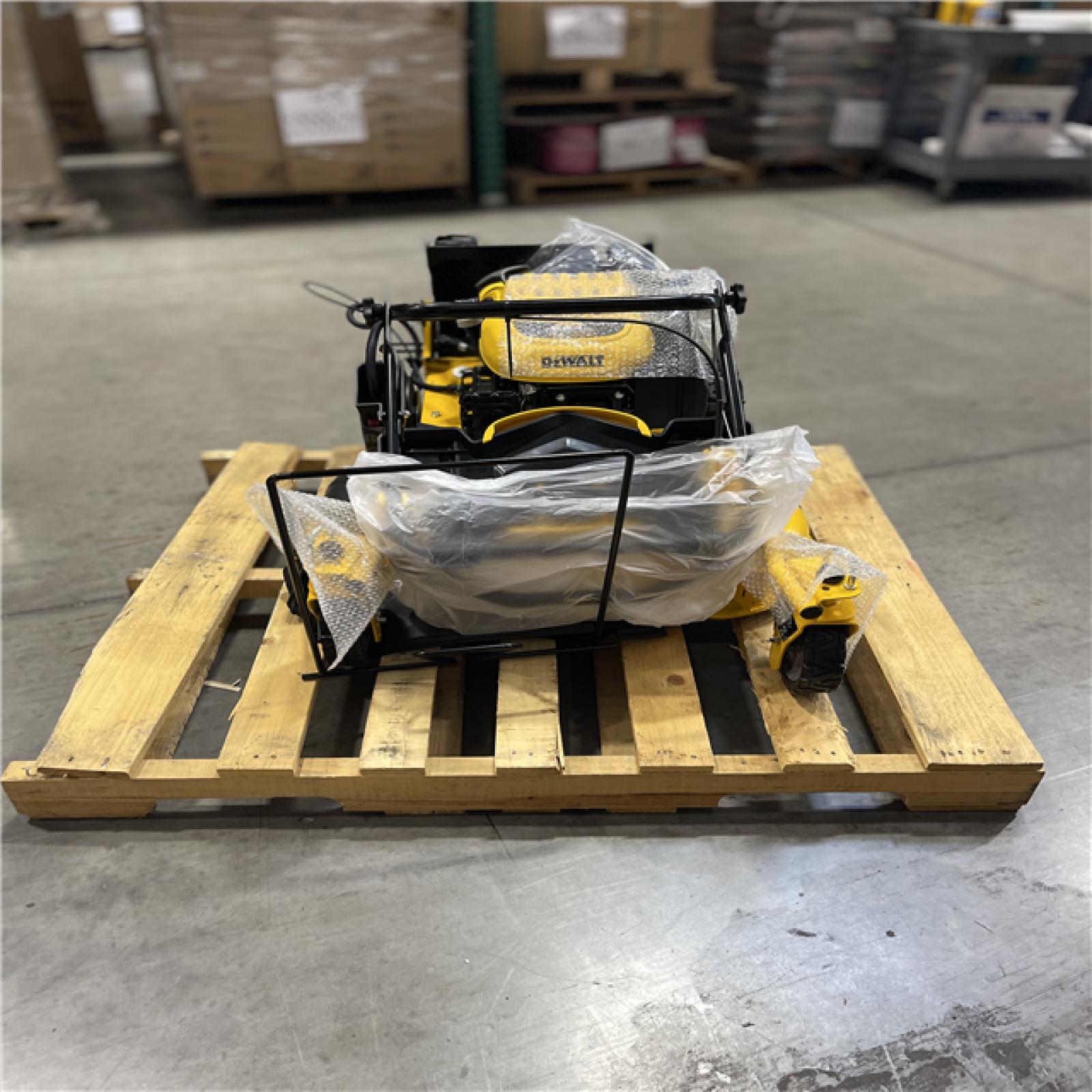 DALLAS LOCATION- AS-IS DEWALT 28 in. 224cc E-GOV Engine 3-in-1 Gas RWD Self-Propelled Lawn Mower