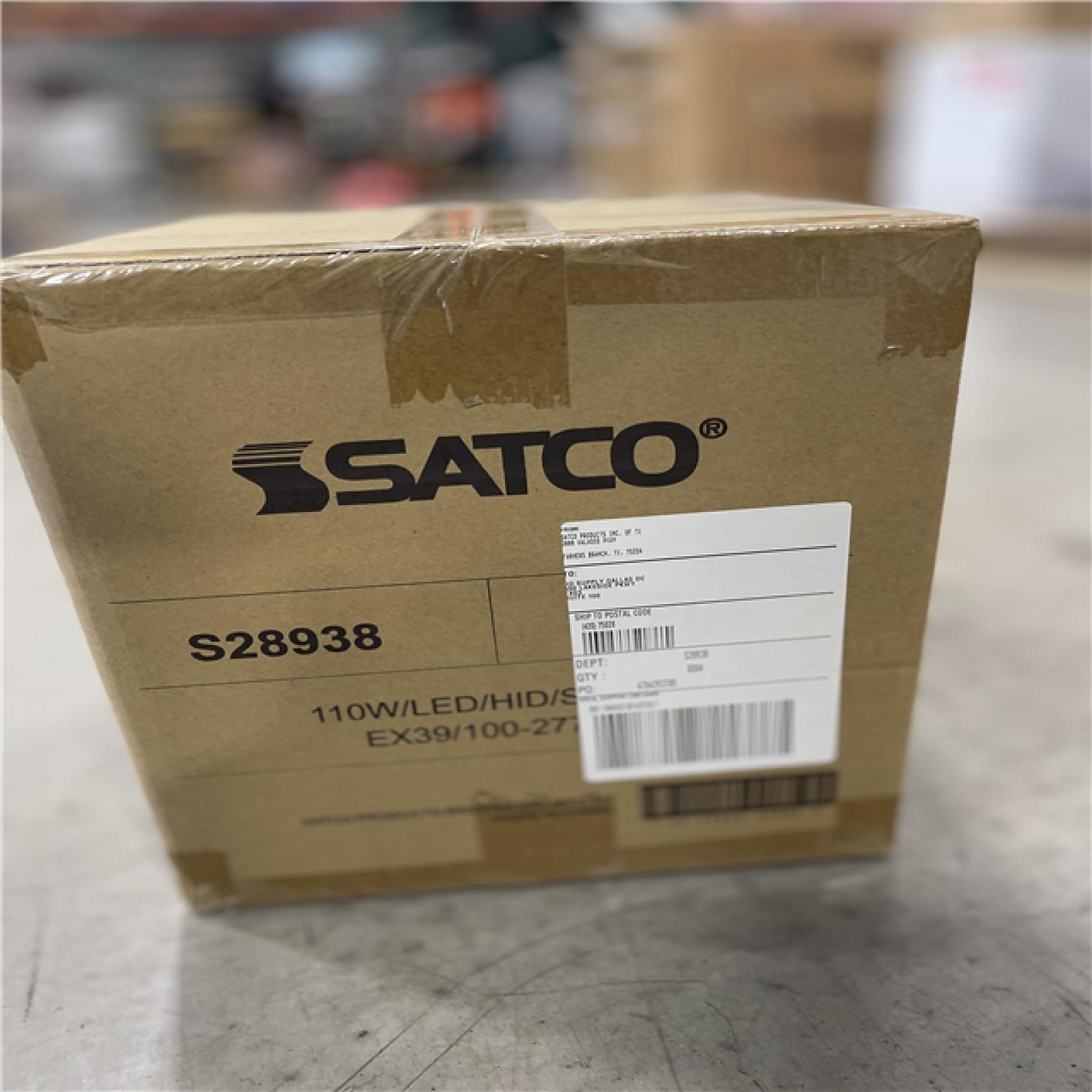 NEW! - Satco 110w LED Hi-lumen Shoe Box Style Lamp Fixture 5000K Mogul Base 100-277V