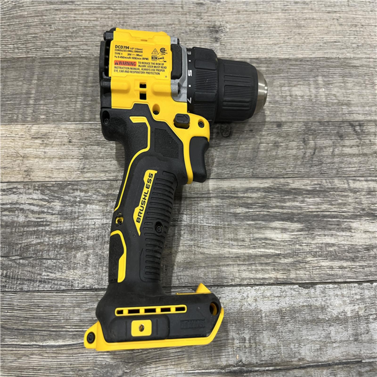 AS-IS DEWALT Atomic 20V Lithium-Ion Cordless Compact 1/2 in. Drill/Driver Kit