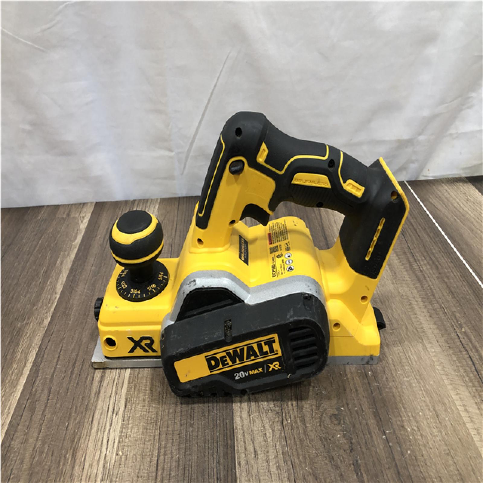 AS-IS DEWALT 20V MAX XR Cordless Brushless 3-1/4 in. Planer (Tool Only)