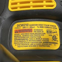 LIKE NEW - DEWALT 20V MAX XR Cordless Brushless 5 in. Random Orbital Sander Kit