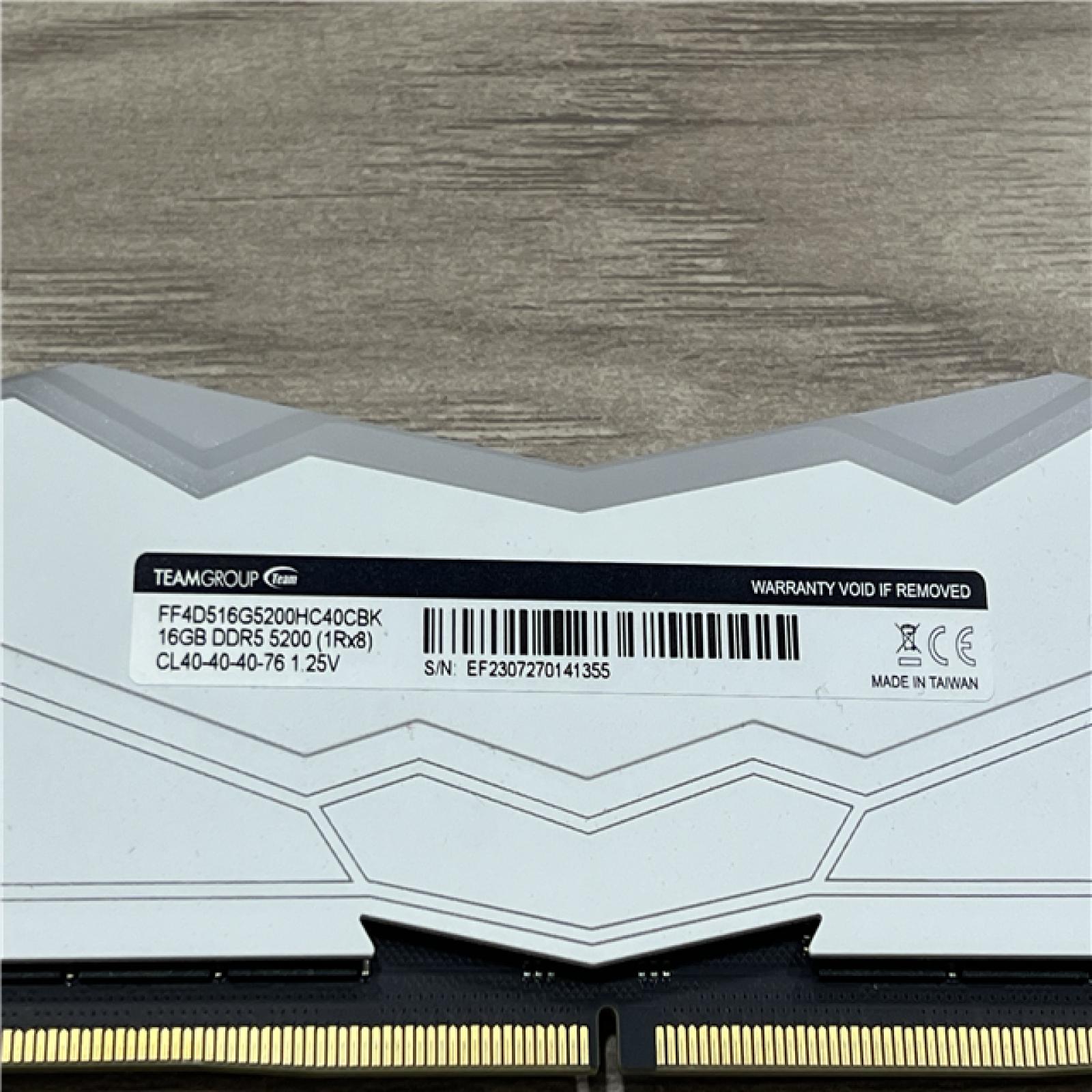 AS-IS Team T-Force Delta RGB White 8GB 5200MHz CL40 DDR5