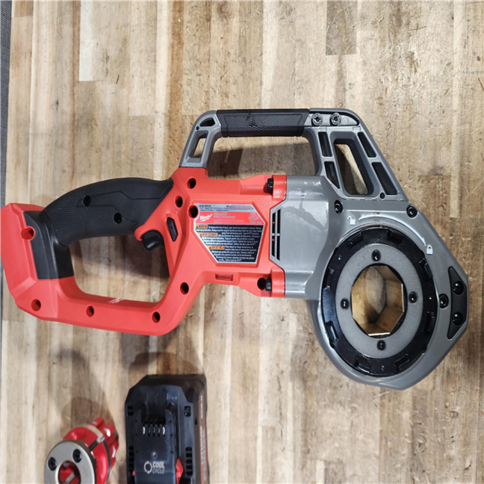 HOUSTON LOCATION - AS - IS Milwaukee 2870-22 M18 18V FUEL Cordless Compact Pipe Threader W/ ONE KEY Kit