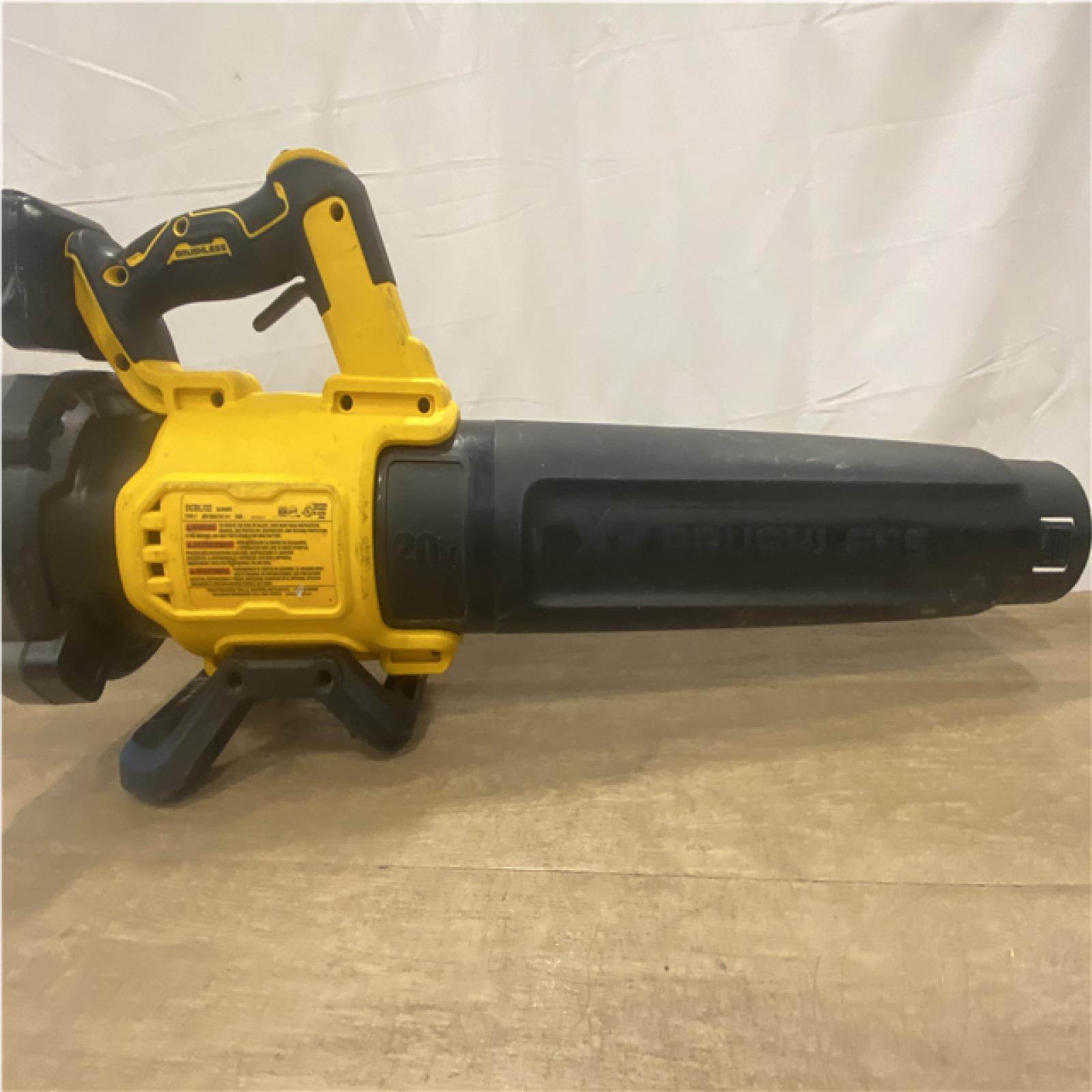 as-is DEWALT 20V MAX 125 MPH 450 CFM Brushless Cordless Handheld Leaf Blower with Concentrator Nozzle (Tool Only)