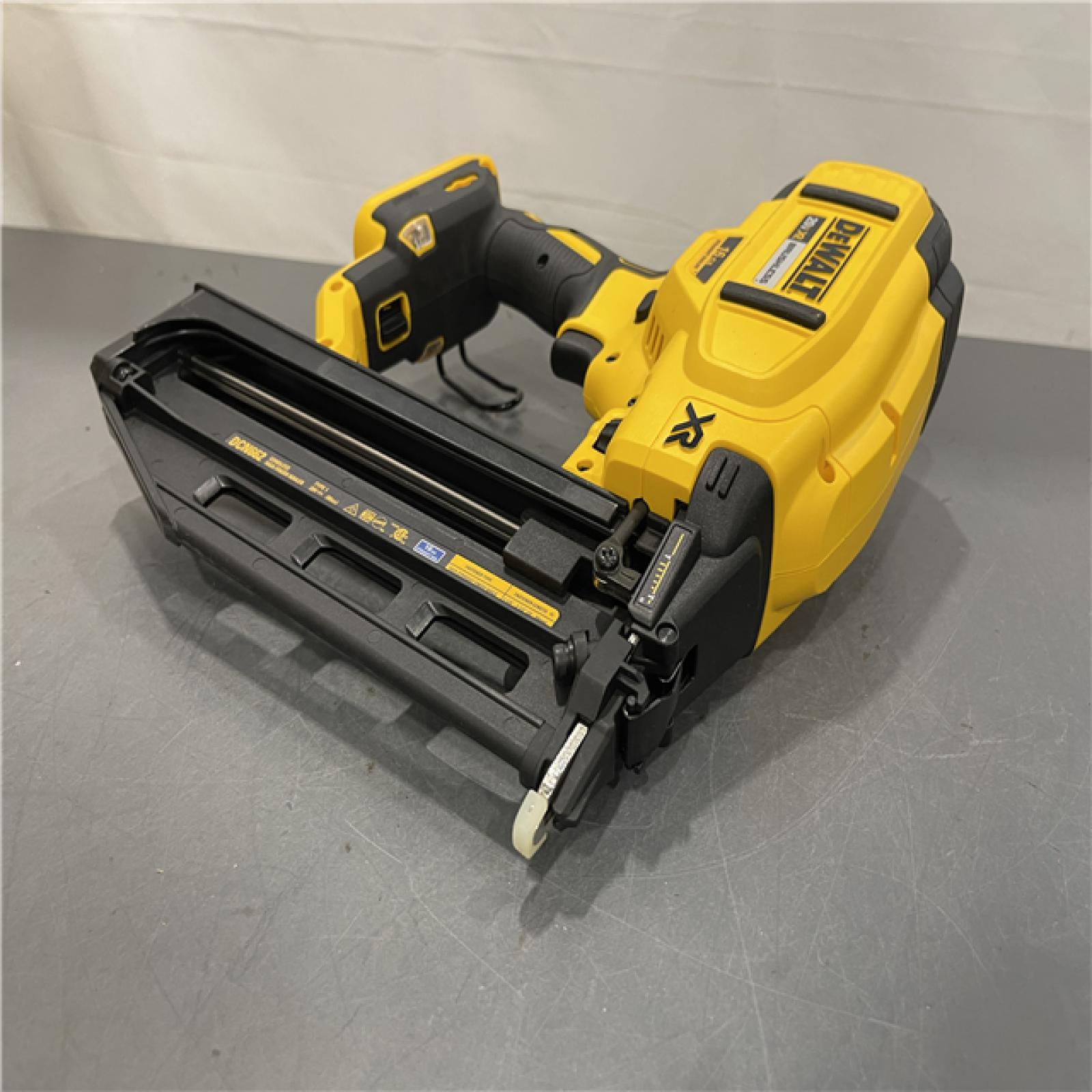 AS-IS - DEWALT 20V MAX XR 16-Gauge Lithium-Ion Cordless Finish Nailer