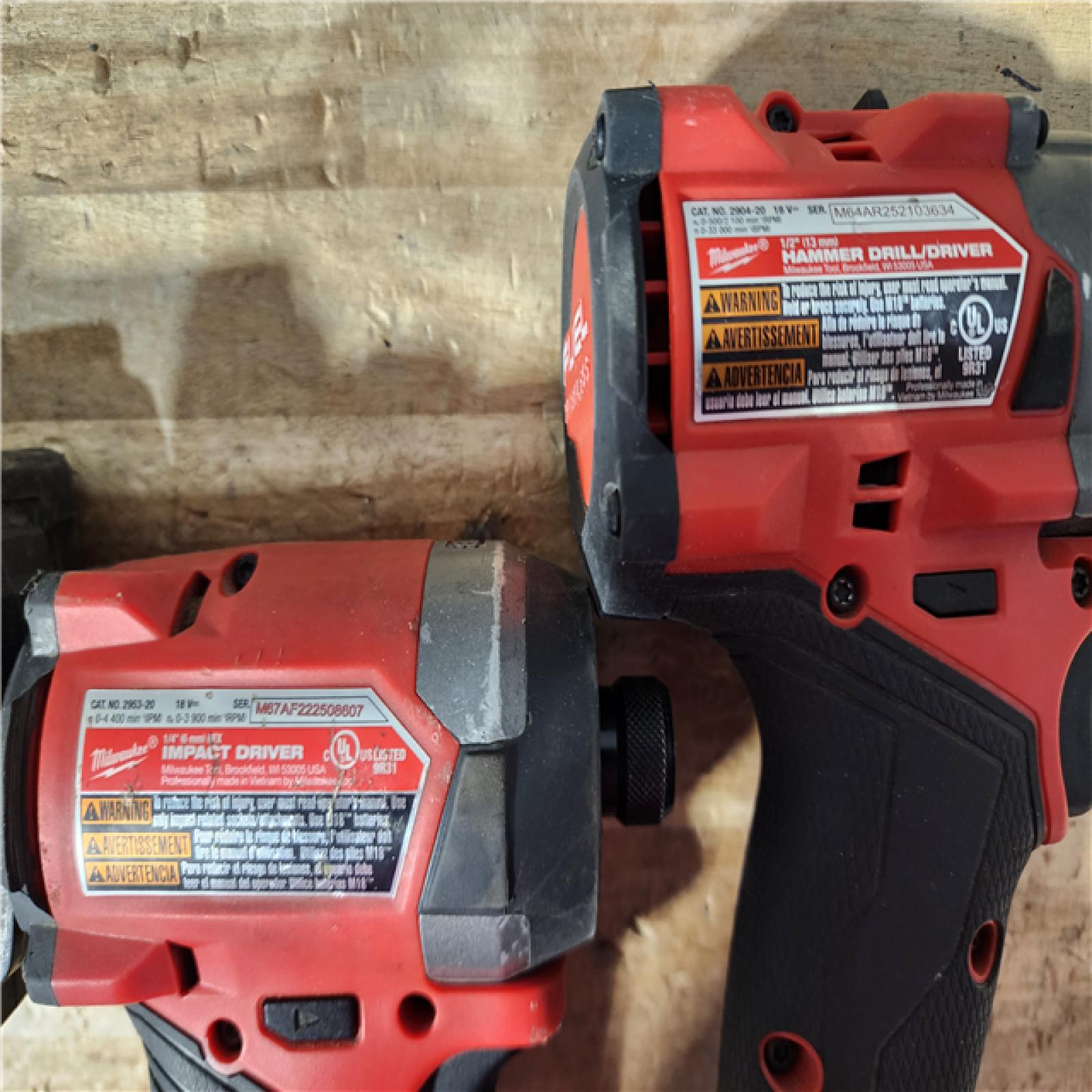 HOUSTON LOCATION - AS - IS Milwaukee 2 Tool Combo Kit W/ (2) Battery & Charger
