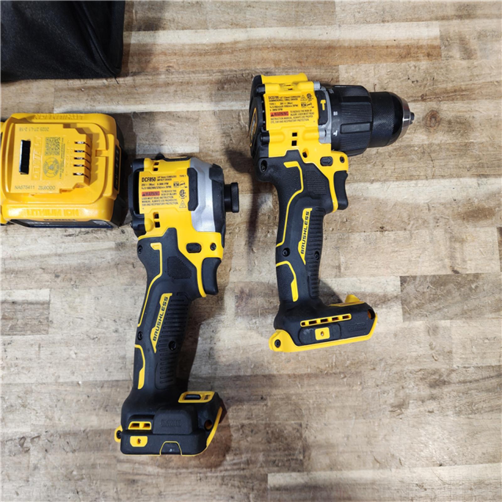 HOUSTON LOCATION - AS - IS DEWALT 2 TOOL COMBO KIT W/ (2) BATTERY & CHARGER