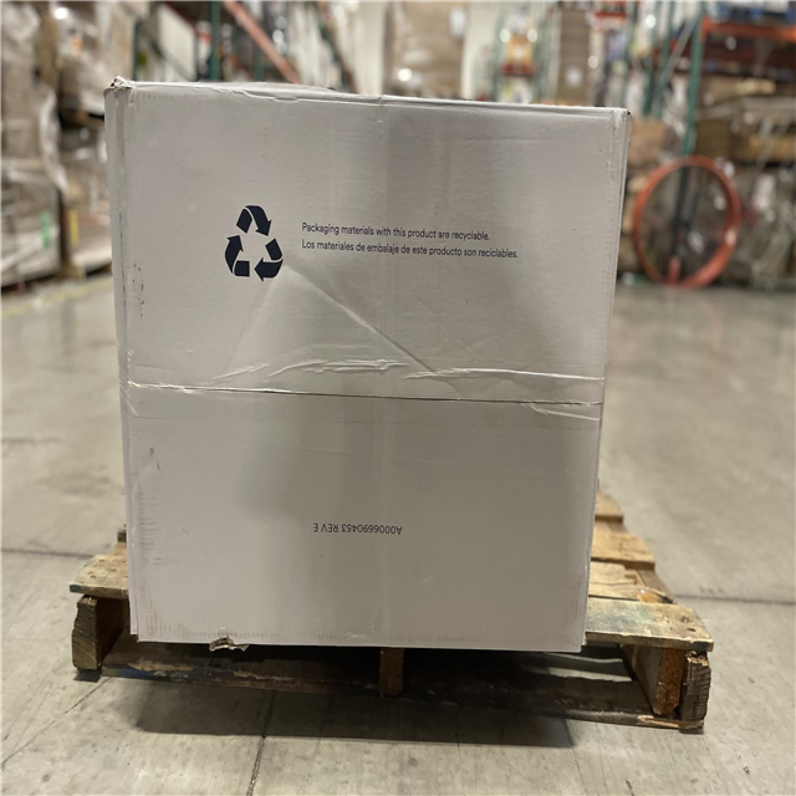 DALLAS LOCATION- GENERAC 5200/3900-Watt Dual Fuel Inverter Generator