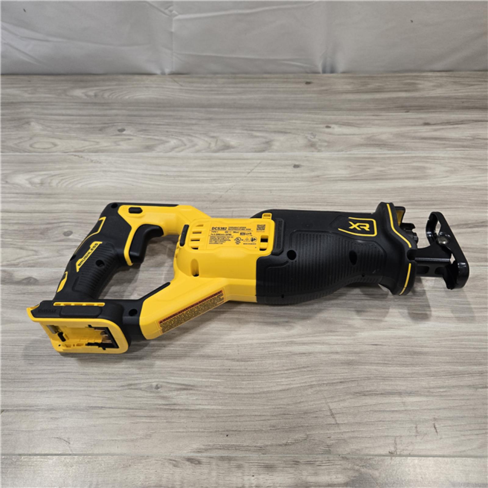 LIKE NEW! - DEWALT 20V MAX XR Cordless Reciprocating Saw (Tool Only)