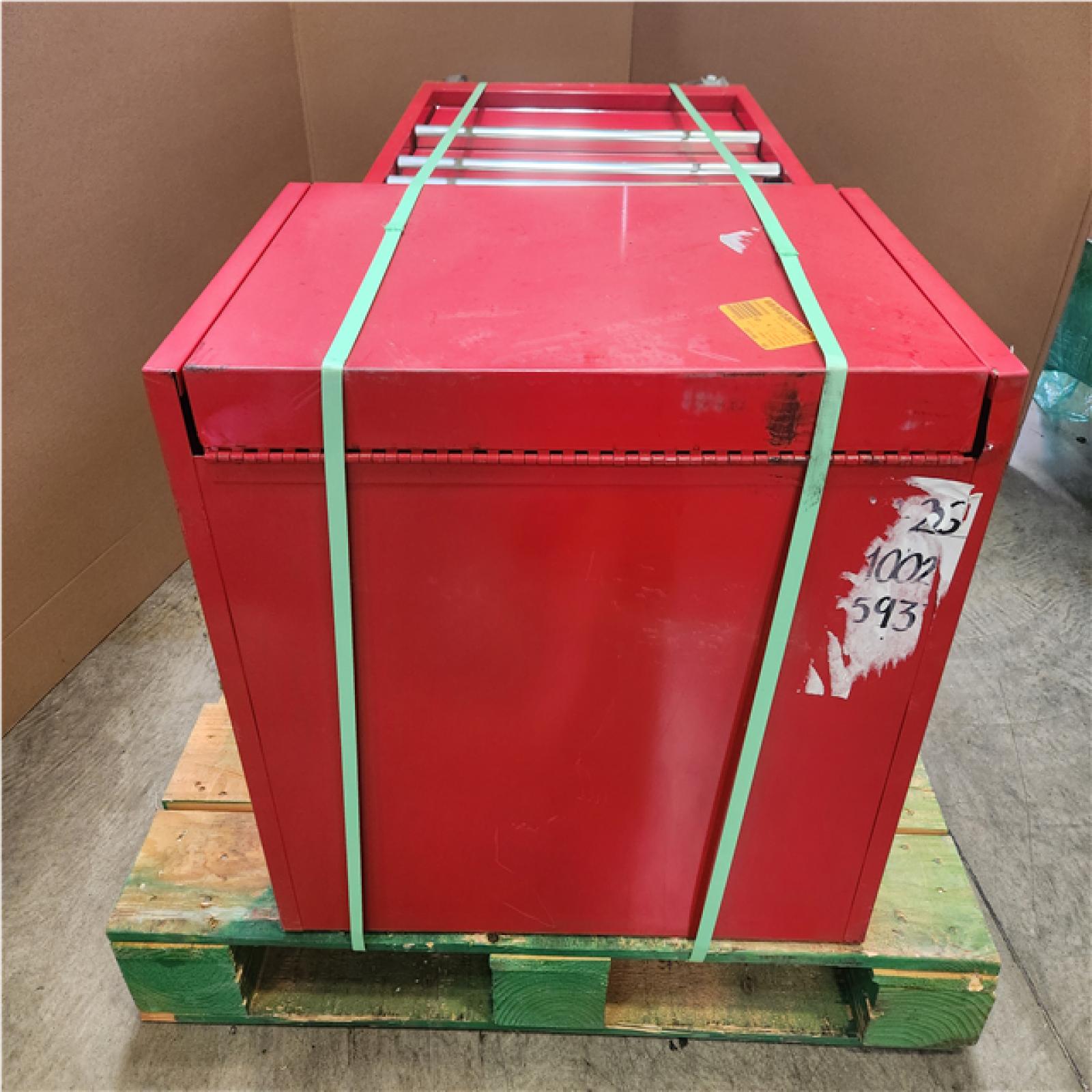 Phoenix LIKE NEW Husky Tool Storage 27 in. W x 18 in. D Standard Duty Red Rolling Tool Chest Combo